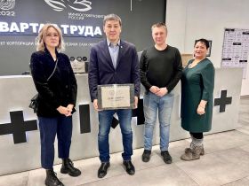 Участникам СВО из Якутии передали бронированные автомобили и биопрепараты