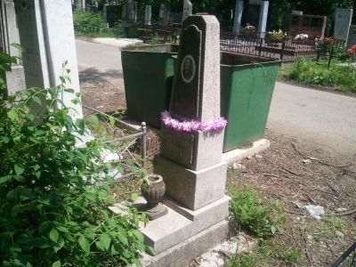 Могила И.С. Жукова, первого комиссара локомотивного депо Краснодарской Северо-Кавказской железной дороги