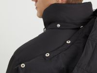 Пуховое полупальто из водонепроницаемой ткани