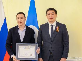 В Якутии отметили День радио и наградили работников связи