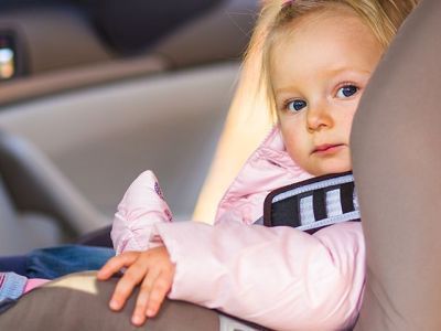 20% автомобилистов рискуют детьми, используя альтернативу детскому креслу
