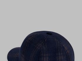 Кепка из шерсти