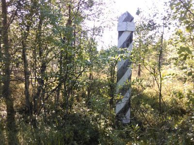 Верстовой столб в районе озера Беседное