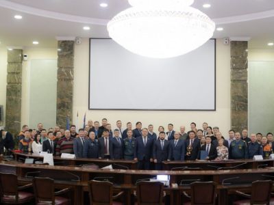 В Якутске с юбилейной датой поздравили работников управления ГО и ЧС