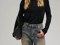 Джемпер приталенного кроя с шерстью