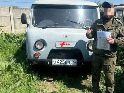 Коллектив Республиканской больницы № 2 передал три автомобиля Фонду помощи Донбассу / ЯСИА   