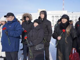 В Якутске возложили цветы к памятнику Алексею Кулаковскому