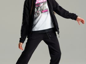 Фуфайка трикотажная для девочек (футболка)