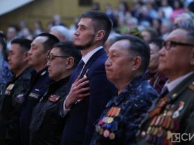 Торжественное собрание общественности ко Дню республики состоялось в Якутске