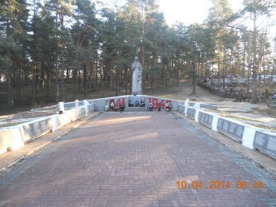 Братское кладбище воинов Советской Армии, погибших, в 1944 г.