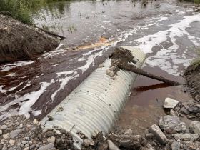 В Эвено-Бытантайском районе Якутии закрыт участок дороги из-за дождевого паводка