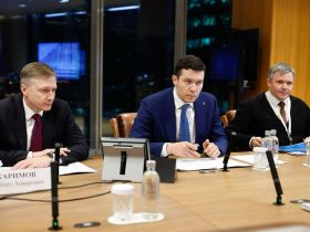 Глава Якутии встретился с министром промышленности России