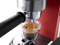 Кофеварка рожковая De'Longhi Dedica EC685.R (Red)