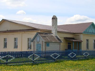 Училище Министерства народного образования. В 1916-1923 гг. здесь учился народный поэт Чувашии П.П.Хузангай