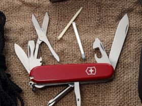 Нож перочинный Victorinox Super Tinker, сталь X55CrMo14, рукоять Cellidor®, красный