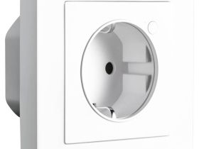 Умная розетка Aqara