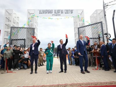 В селе Ытык-Кюель торжественно открыли стадион «Дьулуруйар Ньургун Боотур»