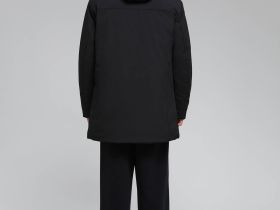 Утепленная куртка с капюшоном