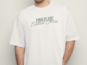 Оверсайз футболка с принтом