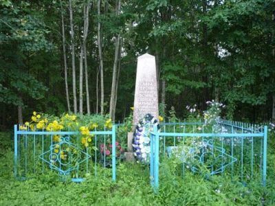 Братская могила воинов Советской Армии, погибших в период Великой Отечественной войны