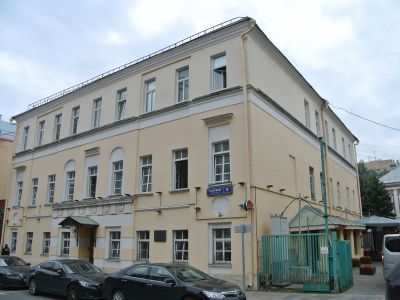 Флигель западный, 1810 г., 1833 г., 1890-е гг.