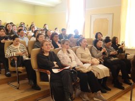 В Якутске обсудили защиту детей от деструктивного влияния в Сети