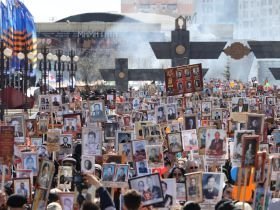 Фото. В Якутске акция «Бессмертный полк» собрала более 50 тысяч человек