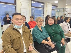 Стенд в честь матерей героев России открыли в Якутске