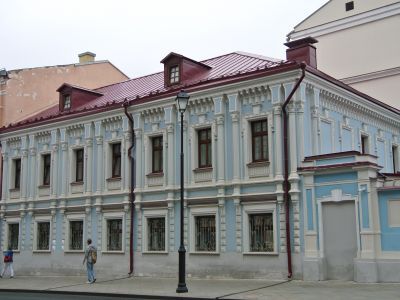 Усадьба генерал-фельдмаршала России П.А.Румянцева-Задунайского. В 1797-1820-х гг. здесь жил известный государственный деятель, основатель Румянцевского музея  Н.П.Румянцев