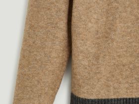 Джемпер полуприлегающего силуэта