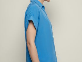 Блузка с коротким рукавом и отложным воротником