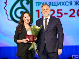 Матерям Якутии вручили госнаграды с денежным вознаграждением