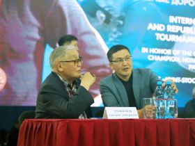 В Якутске открыты турниры по вольной борьбе среди юношей в честь Павла Пинигина