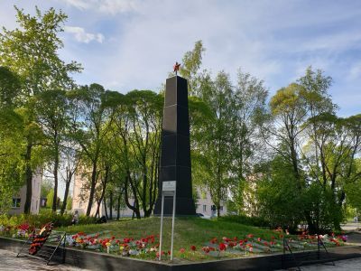 Братская могила воинов, погибших в годы Великой Отечественной войны 1941-1945 гг., в которой захоронен Герой Советского Союза Ивашкин Василий Иванович (1908-1942)