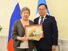 Государственные награды вручили медицинским работникам Якутии
