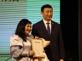 В Якутии состоялся торжественный вечер «Саха тыла саҕар кыыма»