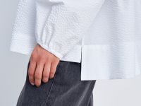 Блузка с округлым вырезом свободного силуэта