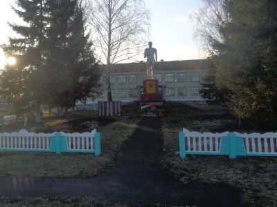 Братская могила 11 советских воинов