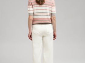 Легкий джемпер с принтом в полоску