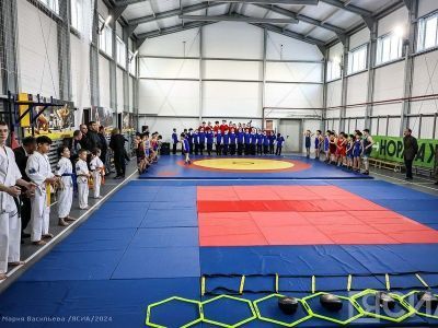 В трех школах Якутии открыли многофункциональные спортзалы на средства дальневосточной субсидии