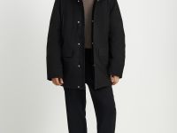 Пуховое полупальто прямого силуэта