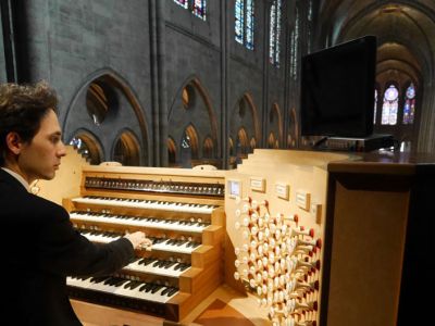 Билеты на Нотр-Дам-де-Пари. Венсан Дюбуа, Мари-Андре Йоргёр (Свердловская филармония) / Концерт | Афиша | ИнфоТаймс