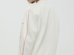 Олимпийка с контрастной отделкой из капсулы ретро