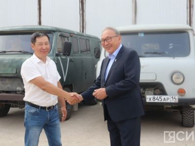 Компания «Якутскэнерго» передала в зону СВО автомобили