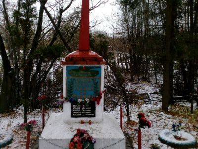 Братская могила воинов Советской Армии, погибших в 1944 г.