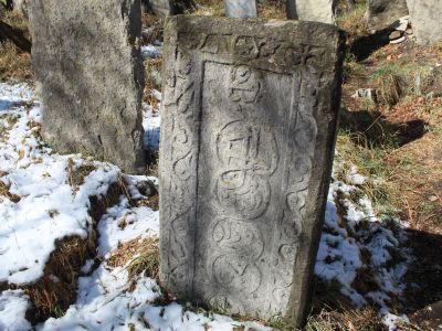 Стела надмогильная