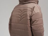 Стеганая куртка с искусственным утеплителем