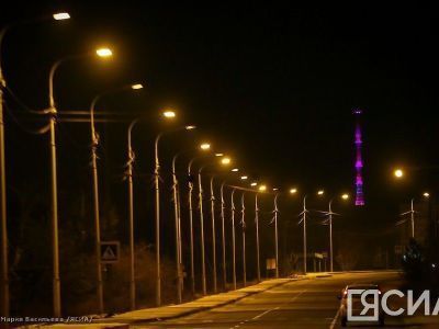 Пока в Якутии была ночь: памятник советским танкистам, пропажа батискафа, акульи плавники