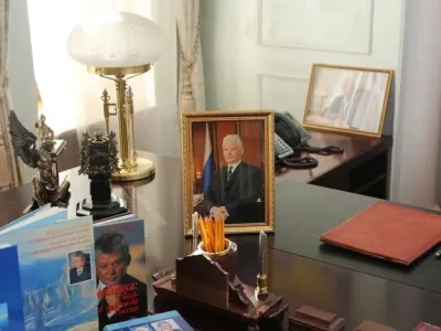 Кабинет-музей Михаила Николаева открыли в постпредстве Якутии в Москве