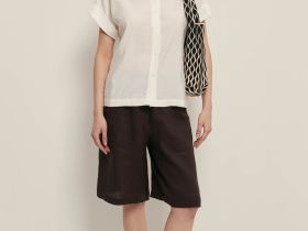 Блузка свободного кроя с коротким рукавом